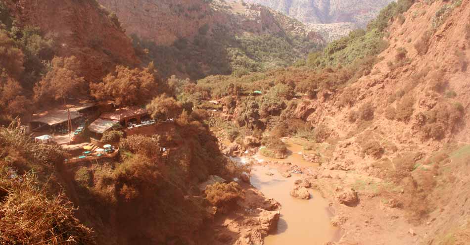 Tal unter dem Ouzoud-Wasserfall in Marokko