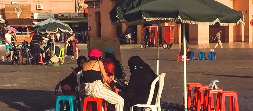 Henna-Frauen auf dem Djemaa el Fna in Marrakesch