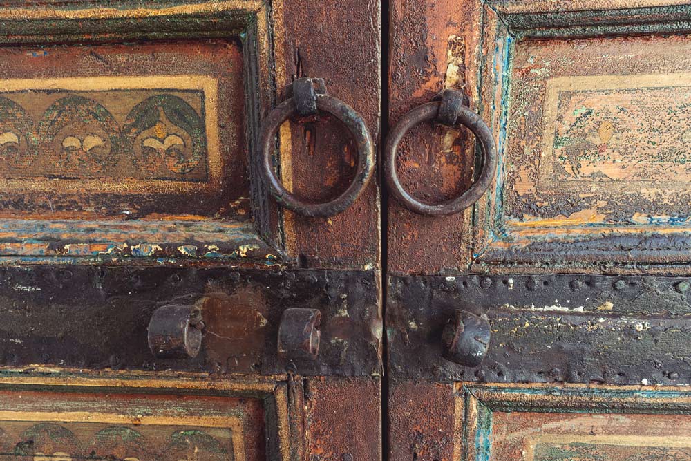 Arabische Tür im Museum Dar Si Said in Marrakesch