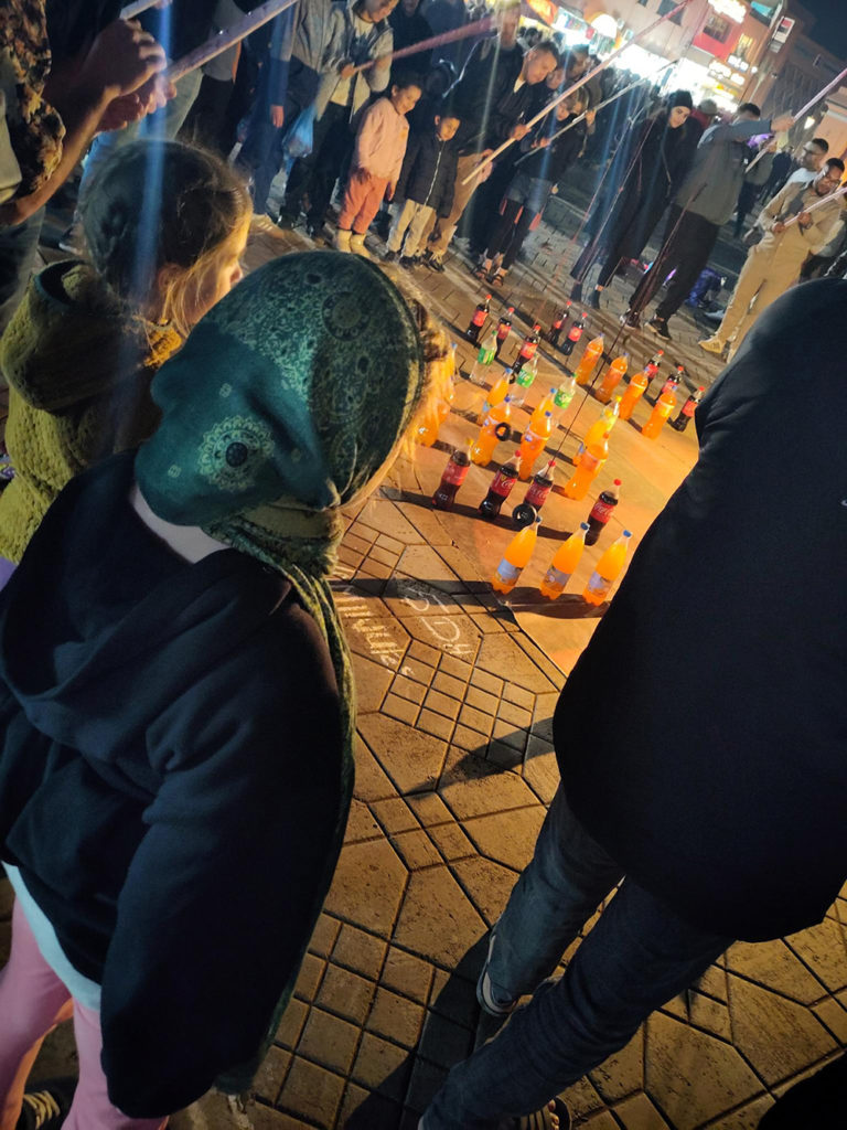 Colaflaschenangeln auf dem Djemaa el Fna