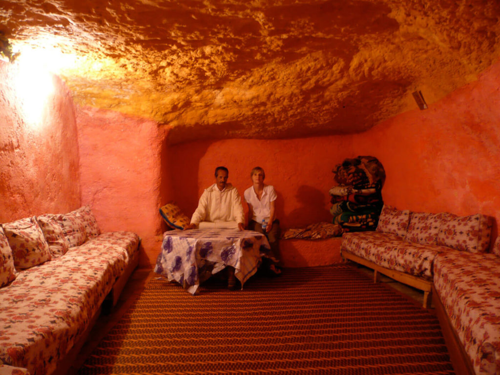 Höhle im Dorf Bahlil